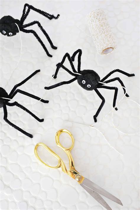 Easy Spider Garland DIY - A Beautiful Mess