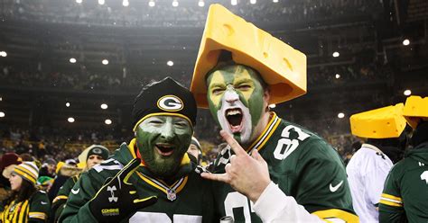 Green Bay Packers Cheeseheads Mascot / Why Don T The Green Bay Packers ...