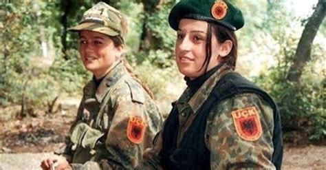 Kosovo : deux anciennes combattantes de l'UÇK racontent leur guerre ...