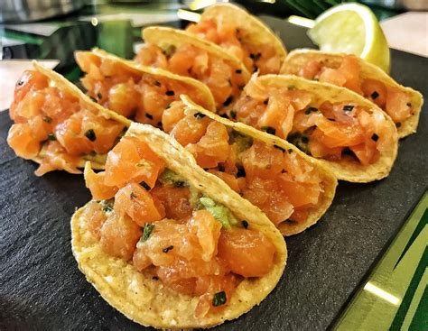 Salmon tartare guacamole tacos! They're so good!!!! #divvy #salmon #tartare #guacamole #taco # ...