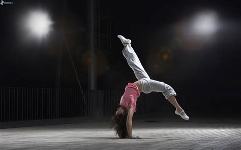 personas bailando hip hop - Buscar con Google Handstand, Fitness ...