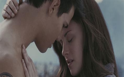 Bella and Jacob HOT Kiss!! - Jacob and Bella Image (17868465) - Fanpop