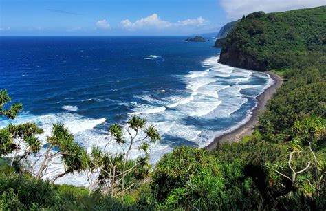 Pololu Beach & Lookout, Kapaau - Hawaii Beaches