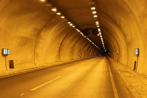 Tunnel Lighting and Control - Road Lighting System | Tunnel Electromechanical Systems | Özgen Group