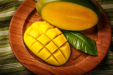 Benefits of Mangoes: Vitamin A, Sugar Content, Types