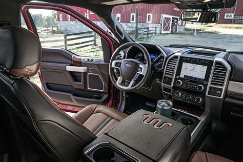 2020 Ford® Super Duty F-350 King Ranch Truck | Model Details & Specs ...