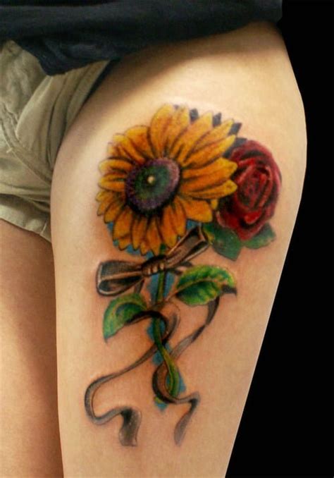 Tatuaje girasol y rosa