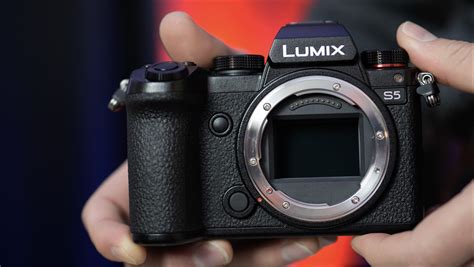 Panasonic Lumix S5 Review - Seriously Underrated! Great Results!