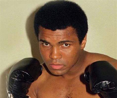 Muhammad Ali Biography - Facts, Childhood, Family Life & Achievements