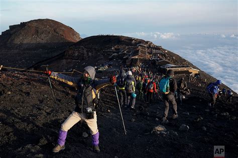 Making the climb to the summit of majestic Mount Fuji | LaptrinhX / News