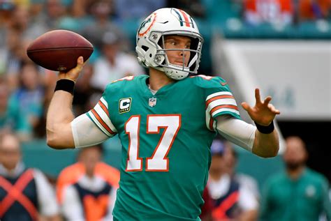 Top 5 Miami Dolphins Quarterbacks of All Time - Sports Illustrated