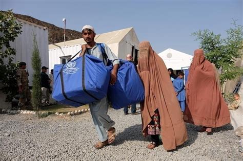 30 Afghan families return via Torkham