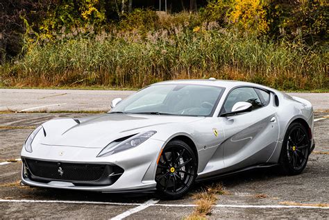 The Ferrari 812 Superfast and the Beauty of Fleeting Moments - GearOpen.com