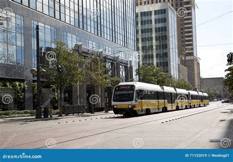 Light Rail Train on Downtown Dallas Editorial Stock Image - Image of ...