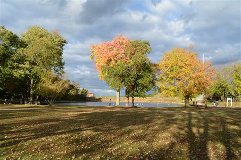 PHOTOS: Fall foliage at Hempstead Lake State Park | West Hempstead Echo