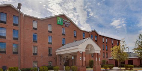 Hotels near FedEx Field | Holiday Inn Express & Suites I-95 Capitol Beltway - Largo