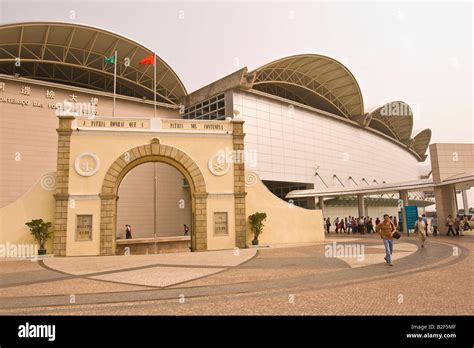 Border macau immigration hi-res stock photography and images - Alamy