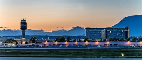 Fairmont Vancouver Airport - Luxury Hotel in Richmond (Canada)