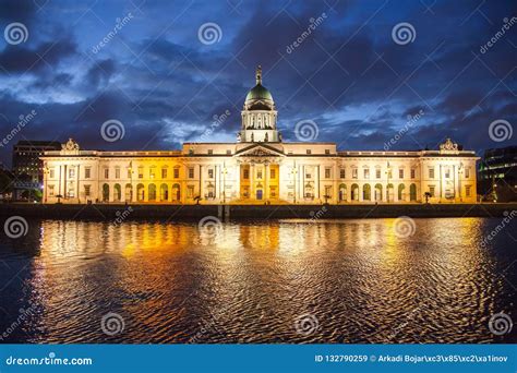 The Custom House at Night, Dublin Stock Image - Image of central, facade: 132790259