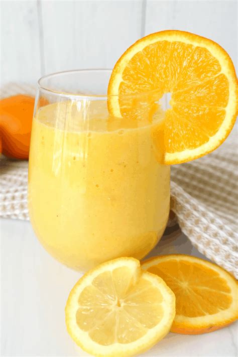 Orange Banana Smoothie {Immunity Boosting, Simple, Vegan} - 2sharemyjoy.com