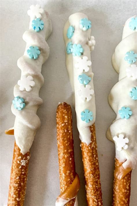 Festive Dipped Pretzel Rods with Caramel Twist - Scrambled Chefs