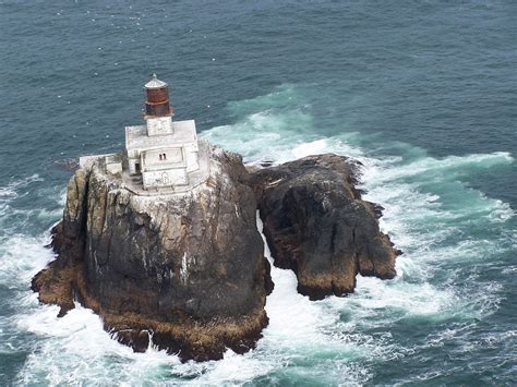 Tillamook Rock Lighthouse | Natural Atlas