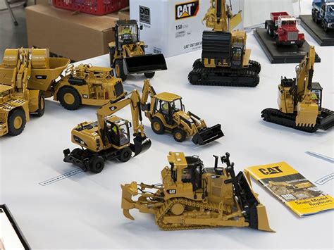 MINIMOVERS scalemodels | Farm toy display, Farm toys, Caterpillar toys