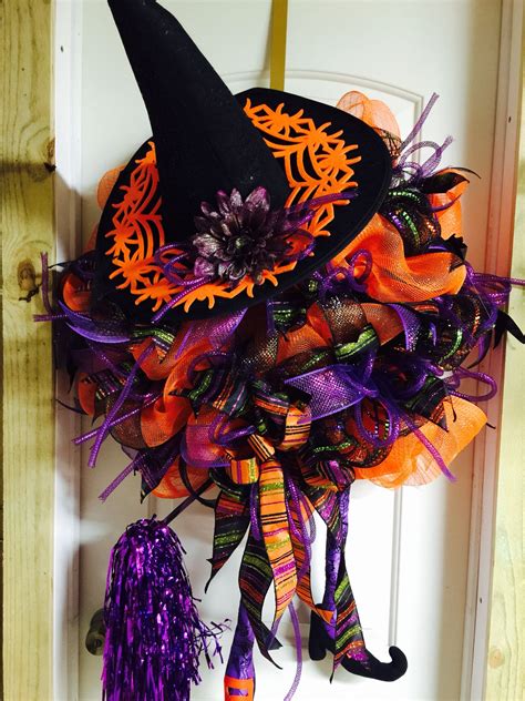 Deco Mesh witch wreath by Carra | Cosas de halloween, Dia de muertos ...