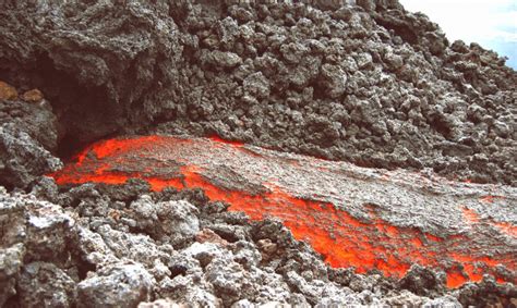 Iceland is Drilling a 5 KM Hole to Harvest Geothermal Heat from Magma | Gadgets, Science ...