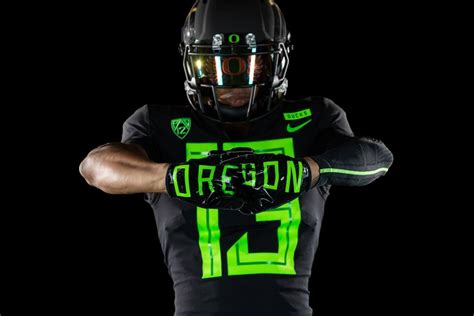 Oregon Football Unveils New Round Of Sick Uniforms For 2018-2019 Season ...