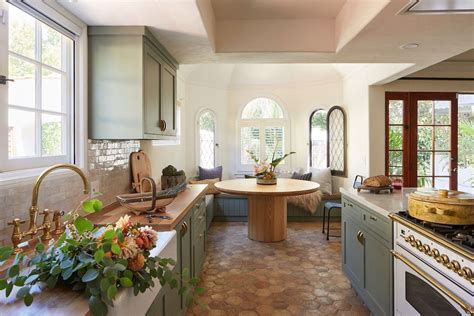 Inspiration: The Timeless Charm of Terracotta Kitchen Floors – Exquisite Surfaces | Kitchen ...