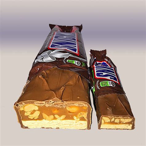 Great Big Snickers Candy Bar : Giant Snickers Candy Bar from GreatBigStuff.com