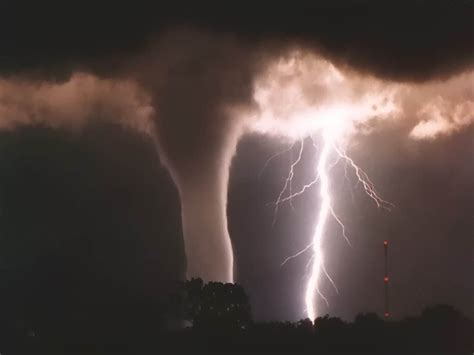 Bad storm is Coming | Lightning photos, Nature, Wild weather