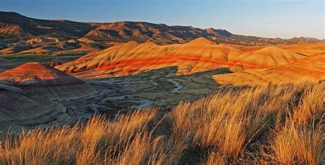 Oregon's Painted Hills at Sundown [OC] [3986x2040] http://ift.tt/2E8gkbL | Painted hills ...