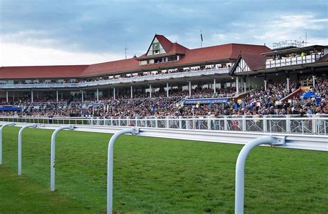 Chester Racecourse Guide & Fixtures | HorseRacingBettingSites.co.uk
