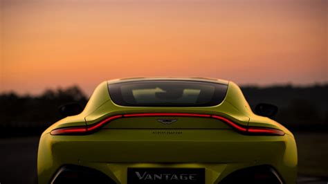 Desktop Wallpaper Aston Martin V8 Vantage, Rear, 2018 Car, 4k, Hd Image ...