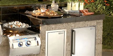 The Best Outdoor Refrigerator Brands For Your Outdoor Kitchen | 3GoodOnes.com