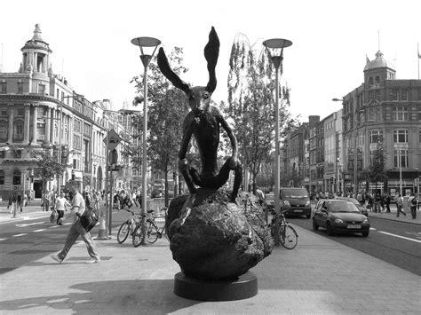 File:Barry-flanagan-sculpture.JPG