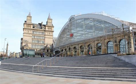 Liverpool Lime Street Station - Creative Tourist