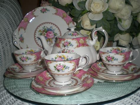 Lovely Treasures from English Garden: Royal Albert Lady Carlyle England