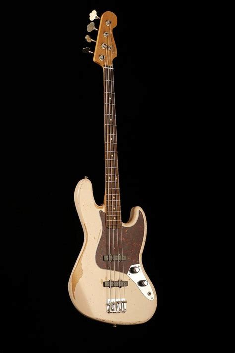 Fender Flea Signature Bass - Bass Centre