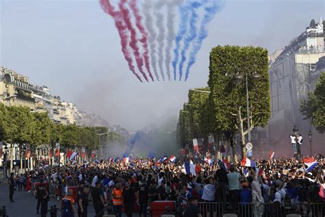 FIFA World Cup 2018: World champions France return home to euphoric ...