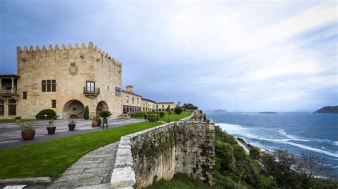 Cinco paradores especiales para exprimir el verano al máximo