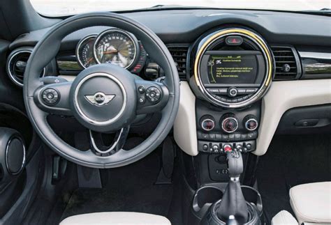 2016 Mini Cooper Cabriolet interior Dashboard Car, Dashboards, Mini Cooper, Car Interior ...