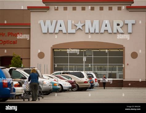 Wal Mart discount department store Stock Photo - Alamy