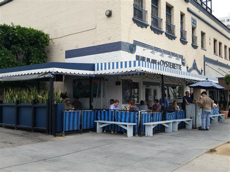 Blue Plate Oysterette - Santa Monica - Santa Monica is Dog Friendly