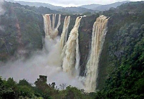 10 Waterfalls of Karnataka you should not miss this monsoon!