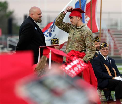 Pulaski High School holds 2021 graduation ceremony – WisconsinReport.com