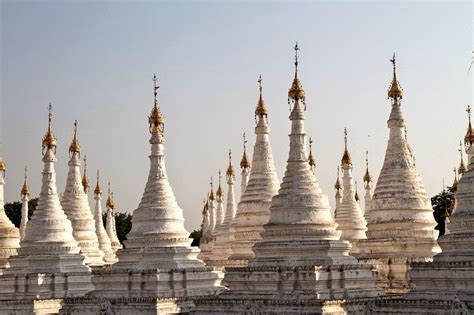 Kuthodaw Pagoda And The World's Largest Book | Amusing Planet