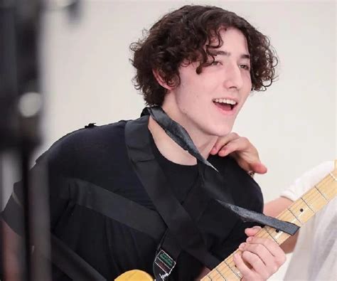 Is Frankie Jonas Married? Who Is The Enthusiastic 4th Jonas Dating? - OtakuKart